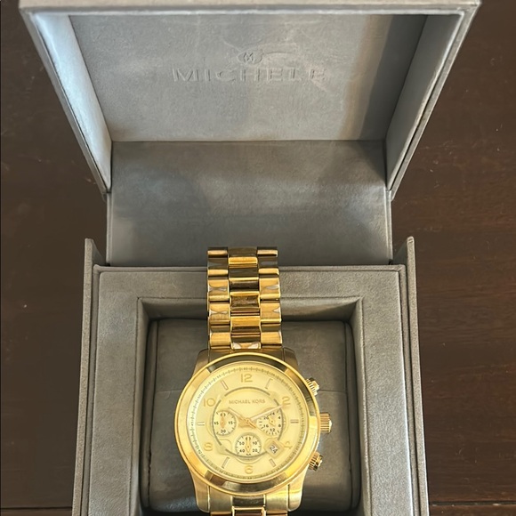 Michael Kors Gold Watch - Picture 1 of 4